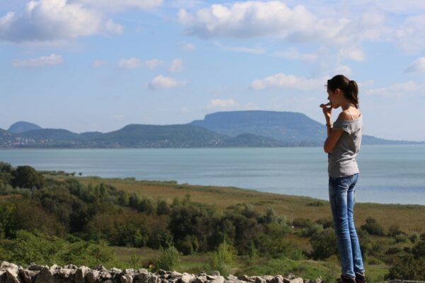 A Szép-kilátóból a Balaton legszebb panorámája tárul elénk.