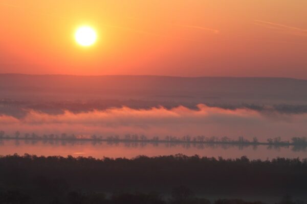 Napfelkelte a Kis-Balaton fölött.